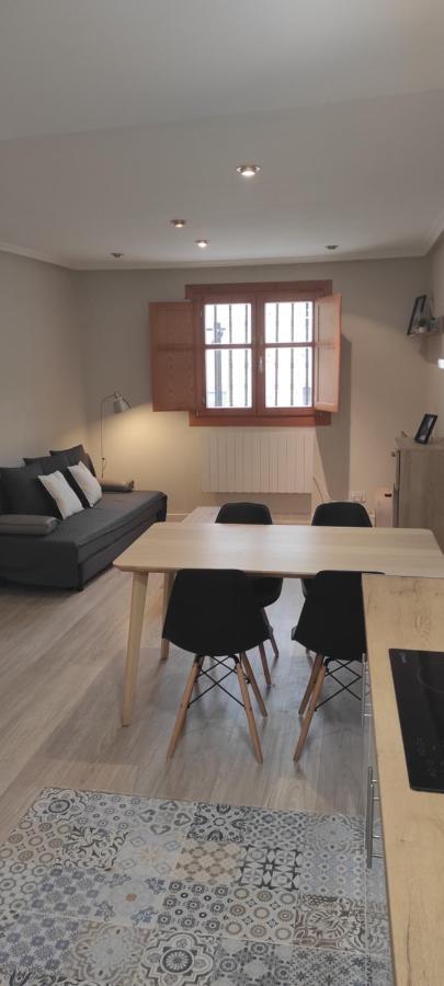 Apartamento con encanto en Casco Histórico de Burgos Exterior foto