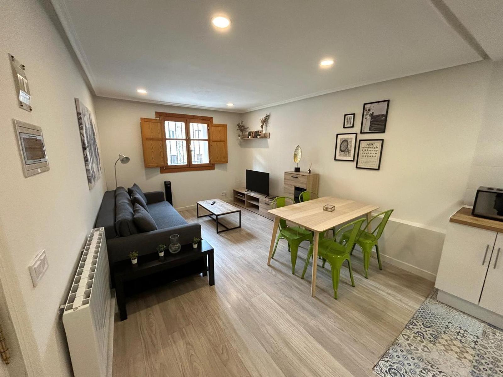 Apartamento con encanto en Casco Histórico de Burgos Exterior foto
